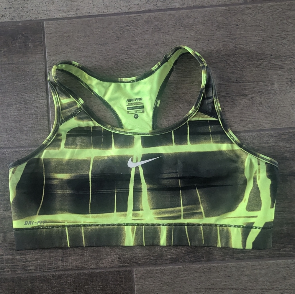 Nike pro sports bra